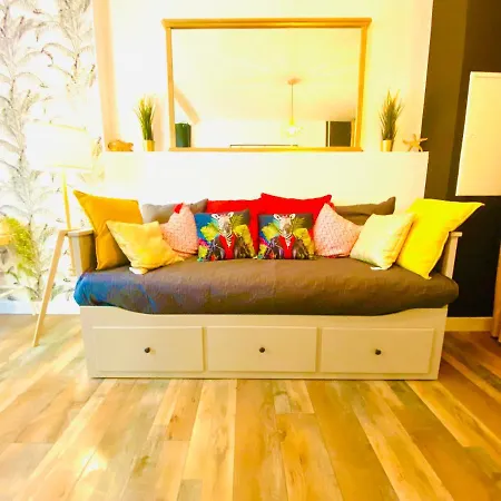 Splendide T2 Neuf Coocoonig Avec Petit Patio Sete